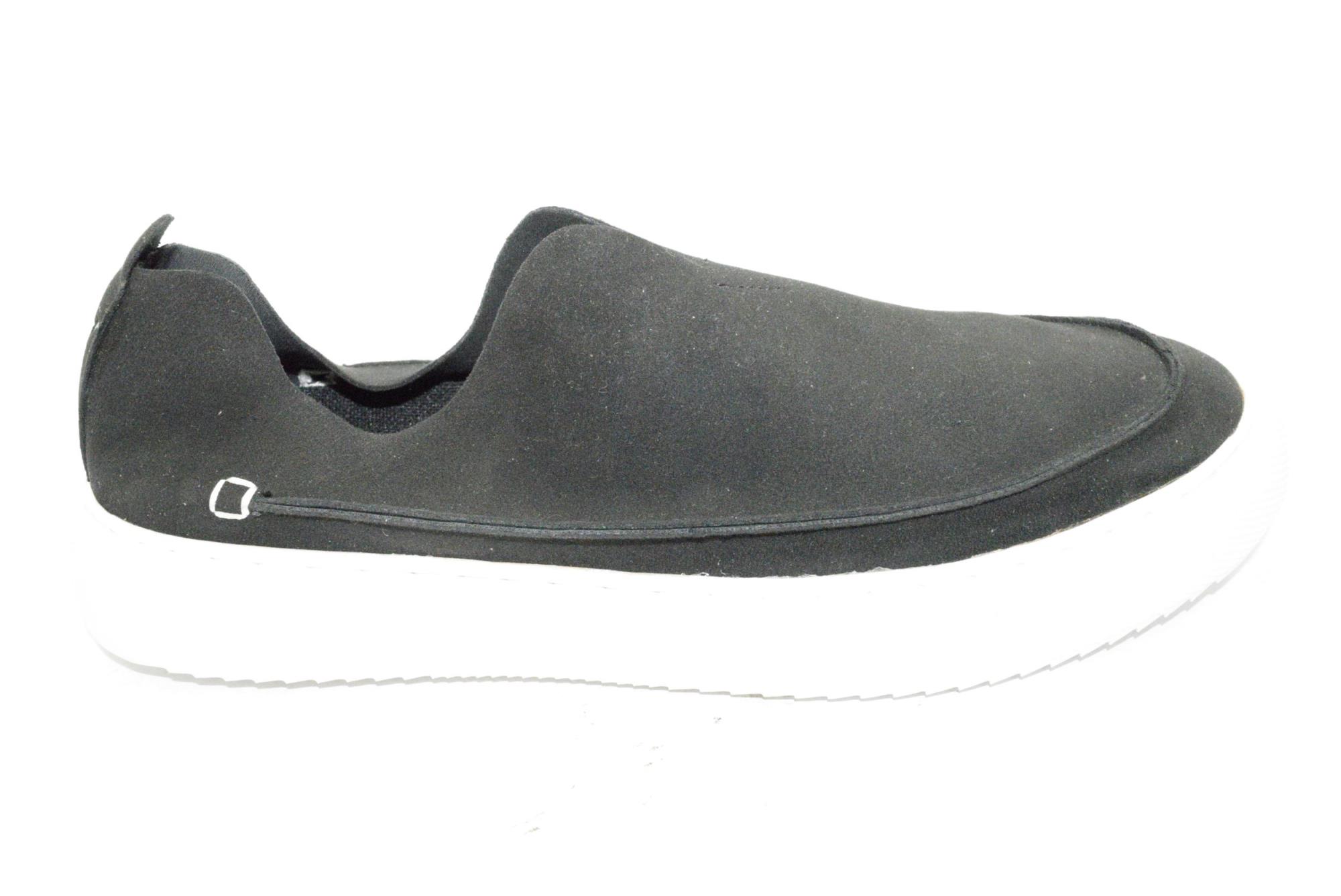 wildcraft canvas shoes
